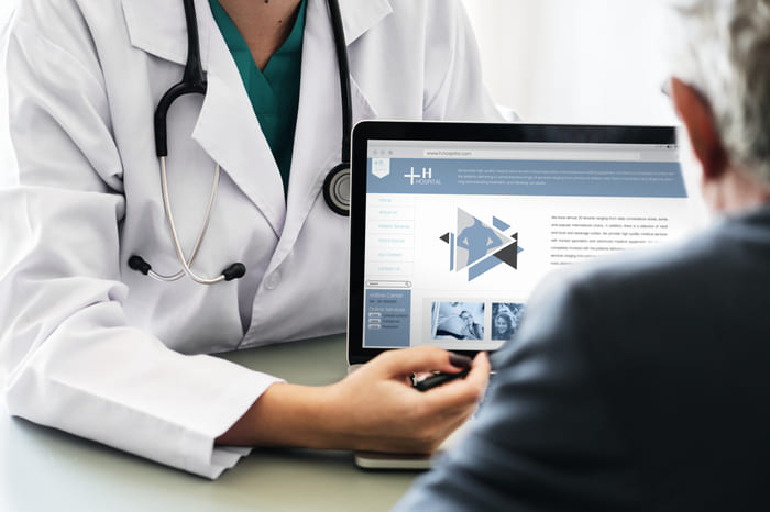 Acquisition de patients, stratégies en ligne