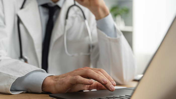 The electronic patient record (EPR) in Switzerland: what are its advantages and is it really safer? Find out in our article!